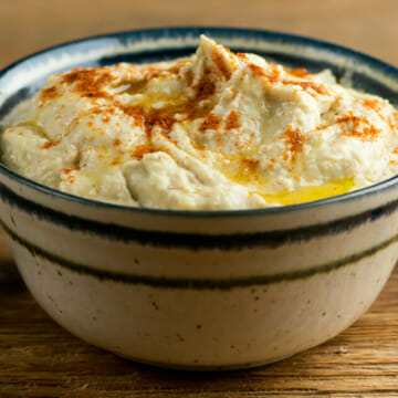 easy 5 minute hummus