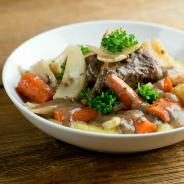show cooker short ribs with carrots and apples