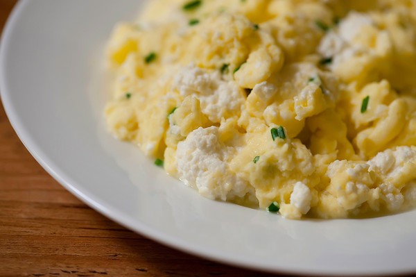 scrambled eggs with ricotta