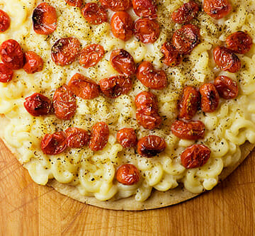 Macaroni and Cheese Pizza