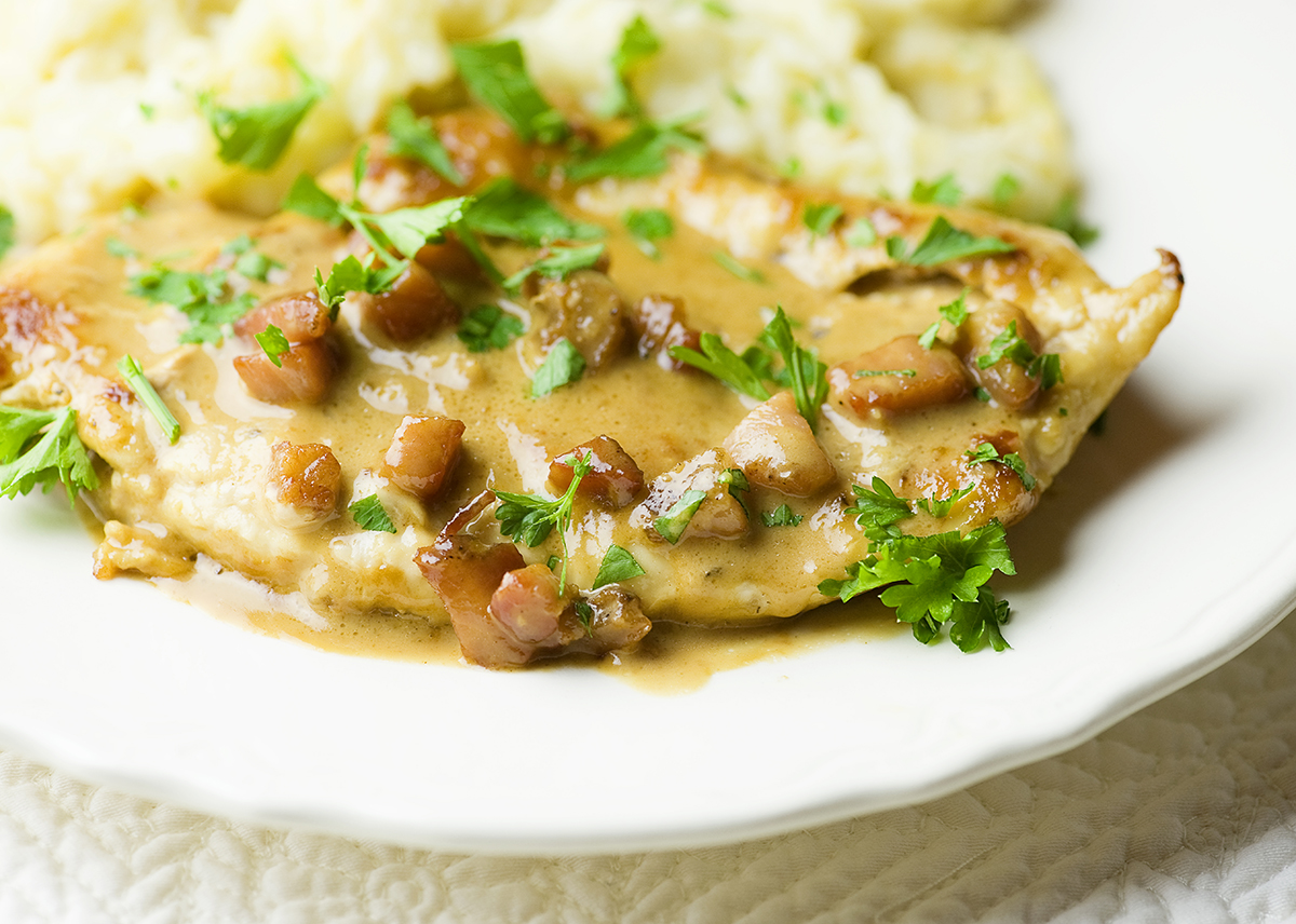 Creamy chicken marsala on a plate.