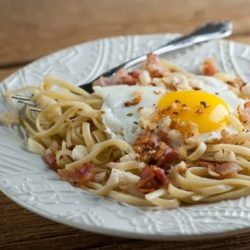 bacon and eggs spaghetti