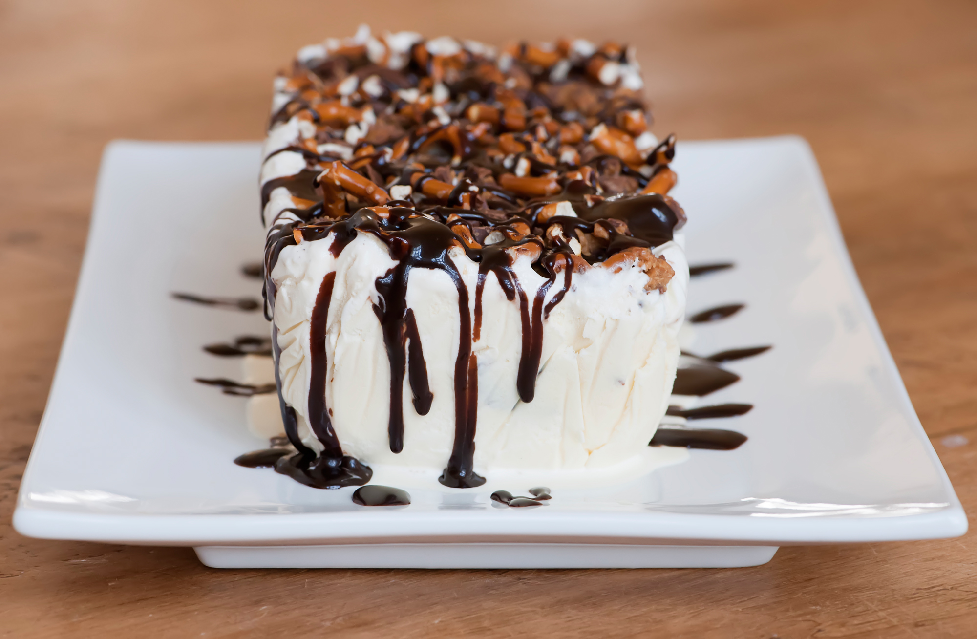 peanut butter chocolate ice cream cake