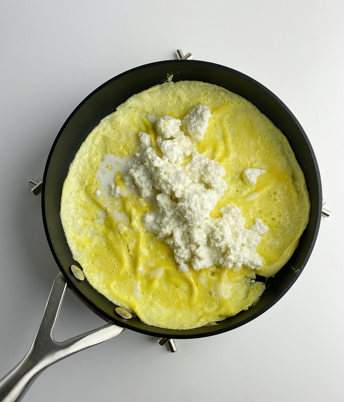 Omelet with ricotta filling.