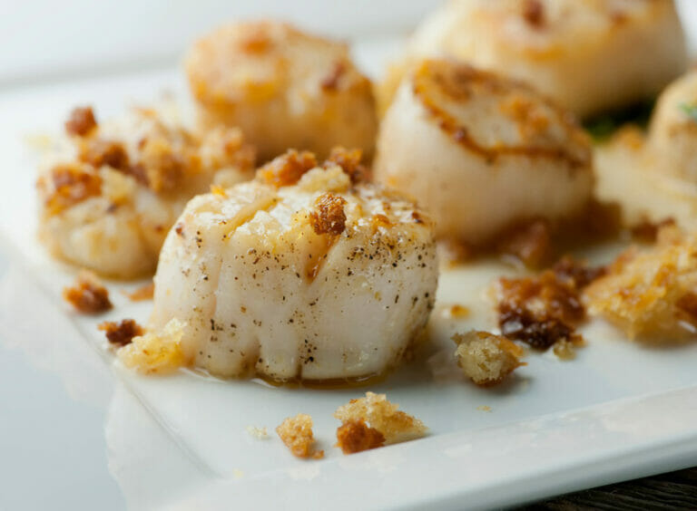 brown butter scallops with crispy breadcrumbs