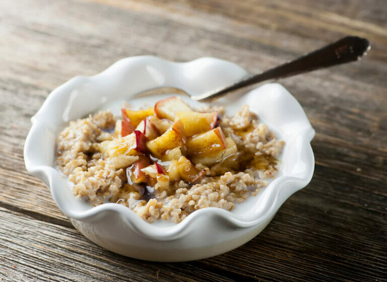 brown butter oatmeal with apples
