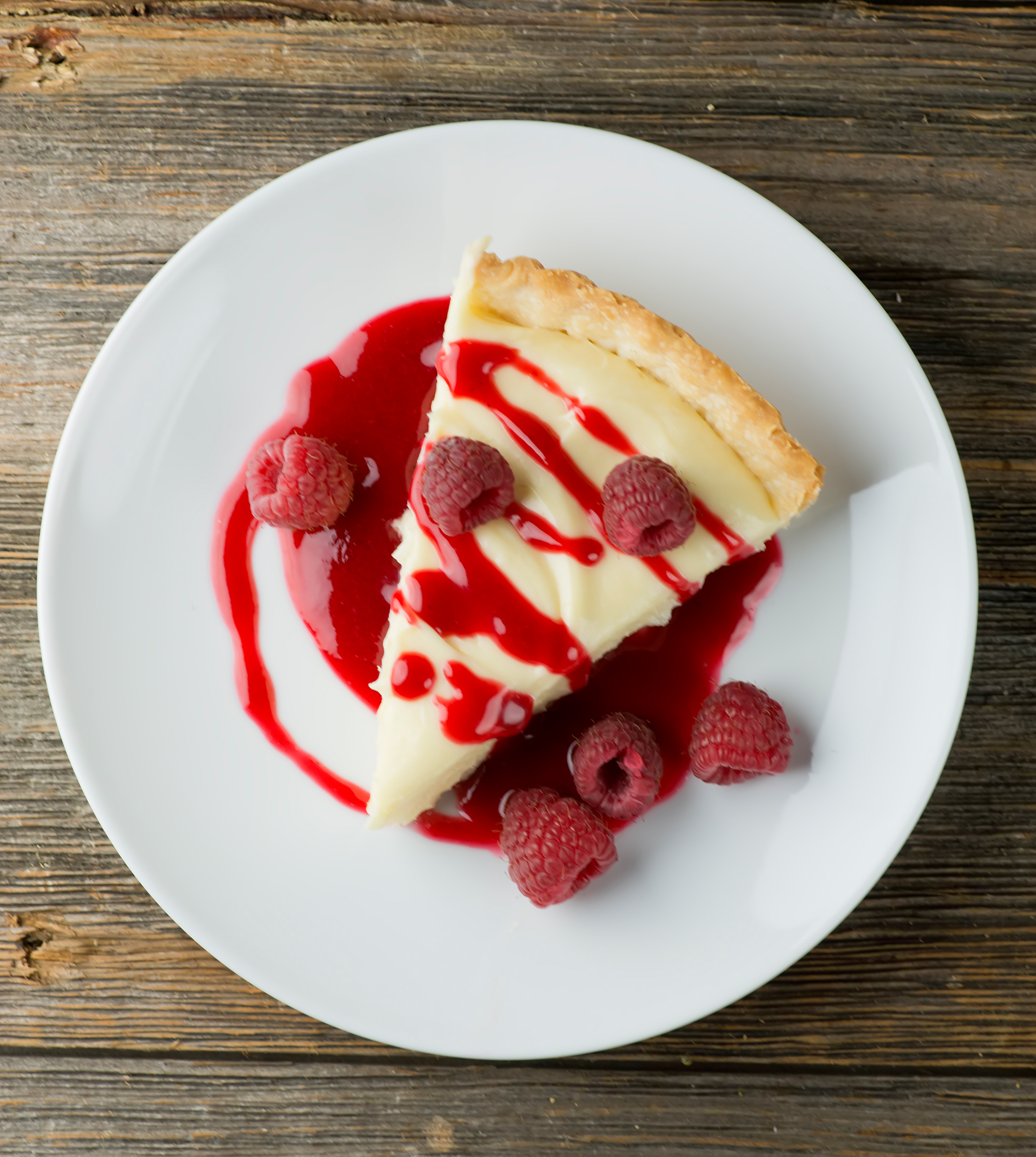 lemon tart with raspberries