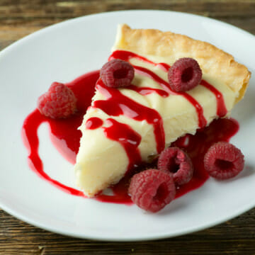 lemon tart with raspberry sauce