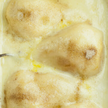 Pears in Vanilla Cream Sauce