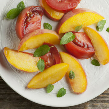 tomato peach salad