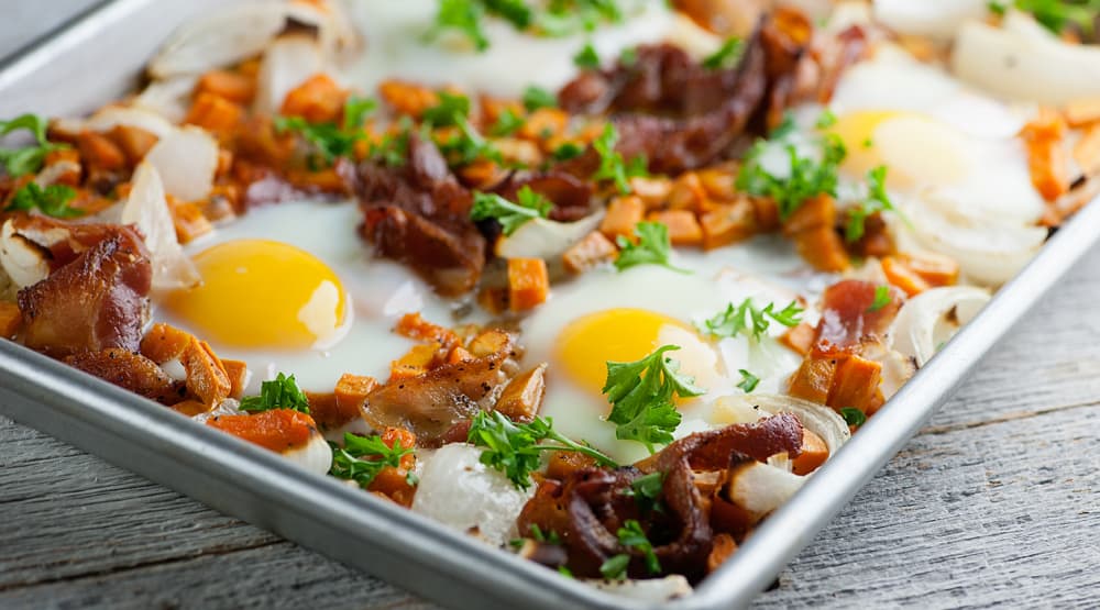 sheet pan bacon and eggs