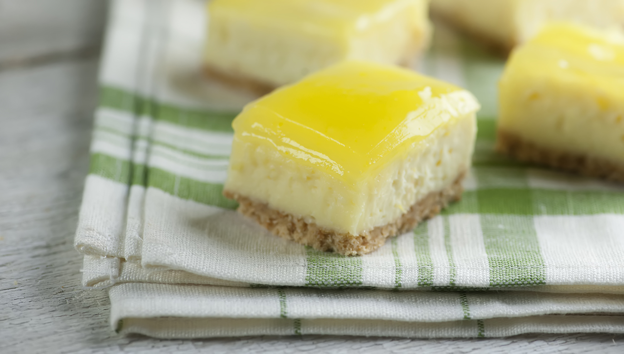 lemon cheesecake bites