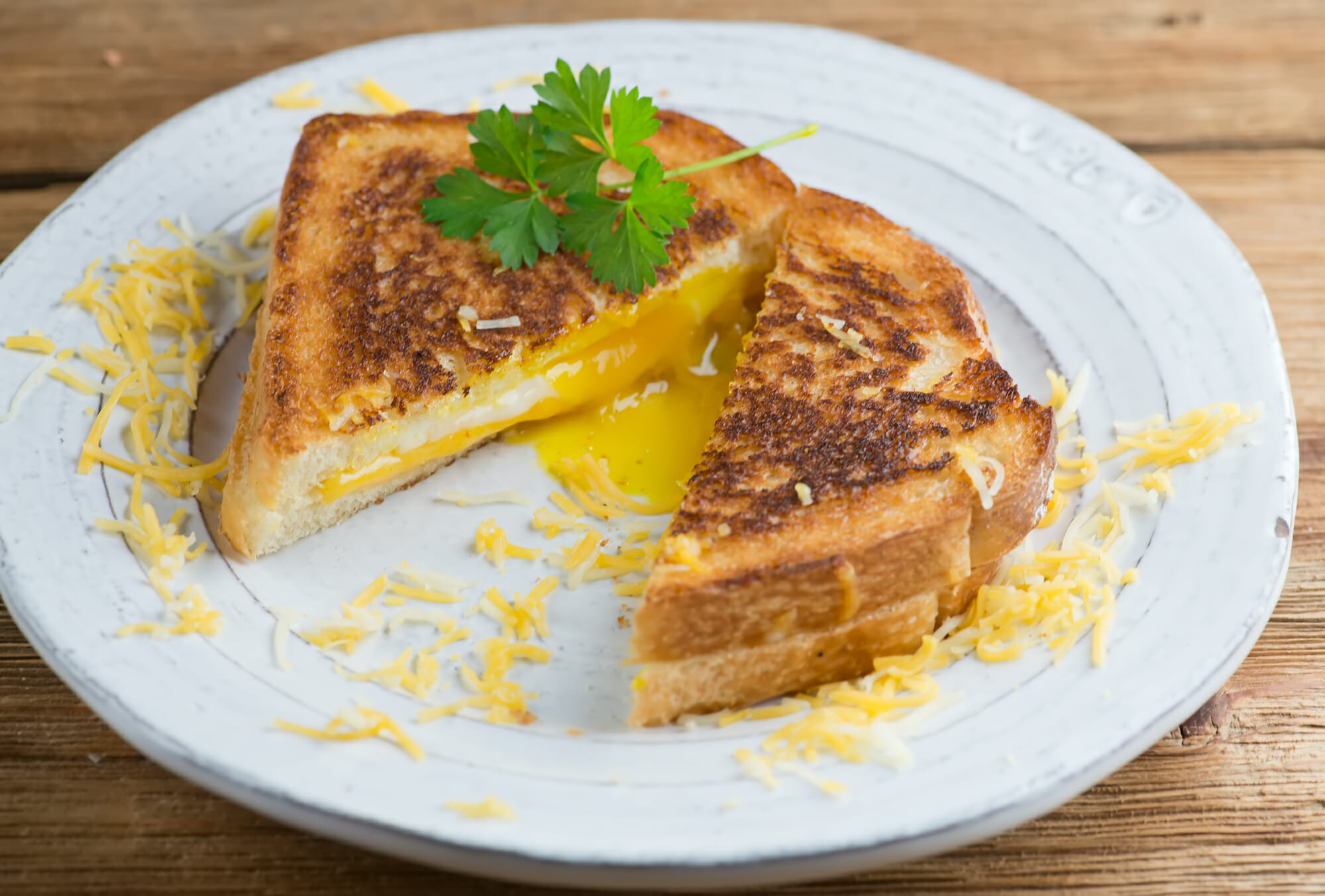 creamy grilled egg and cheese breakfast sandwiches