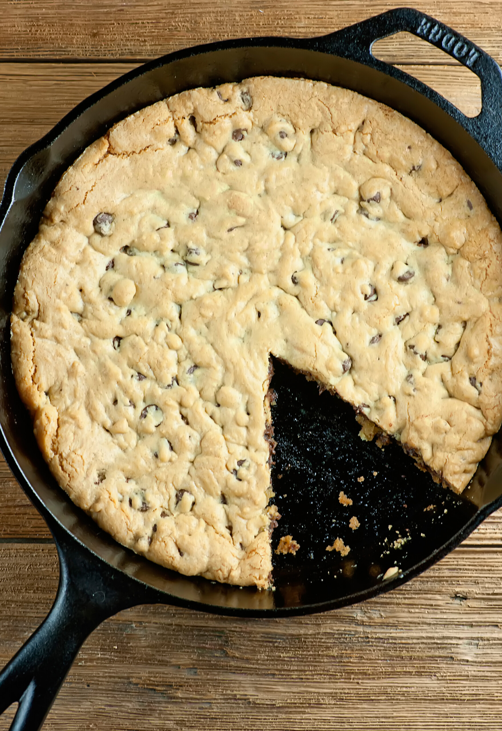 skillet chocolate chip cookie