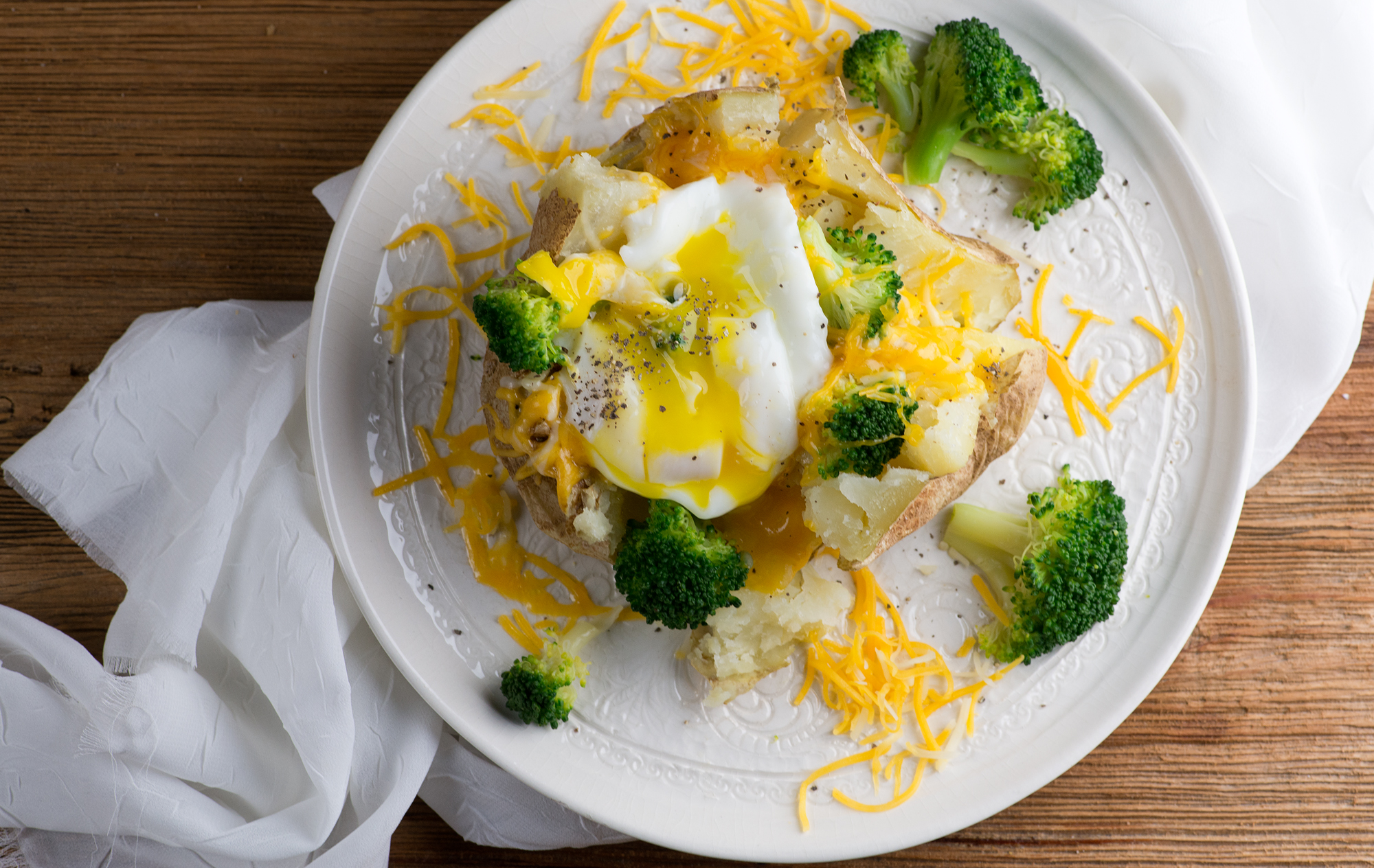 broccoli cheese and egg baked potato