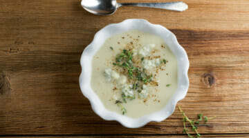 easy blue cheese cauliflower soup