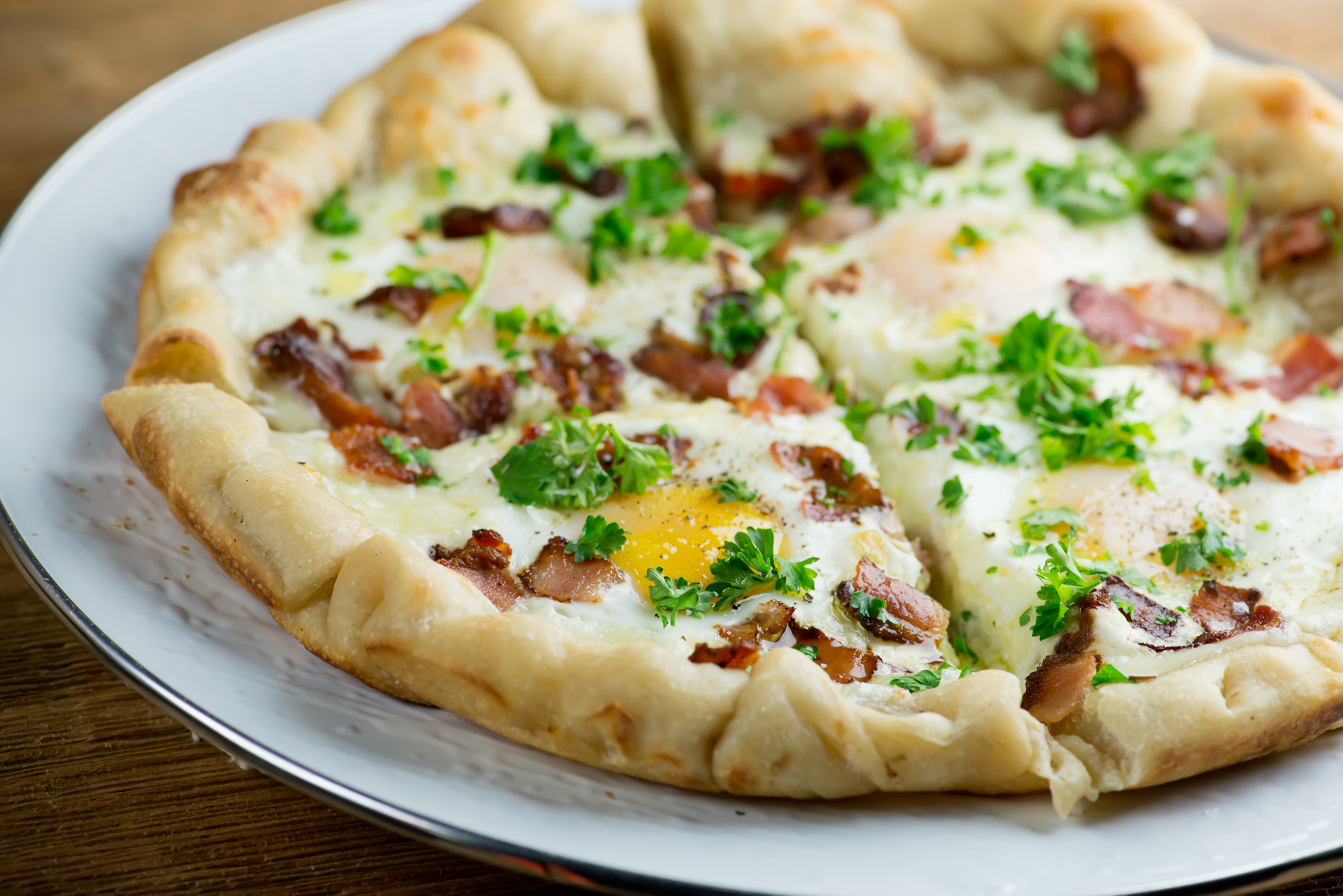 bacon and egg pizza