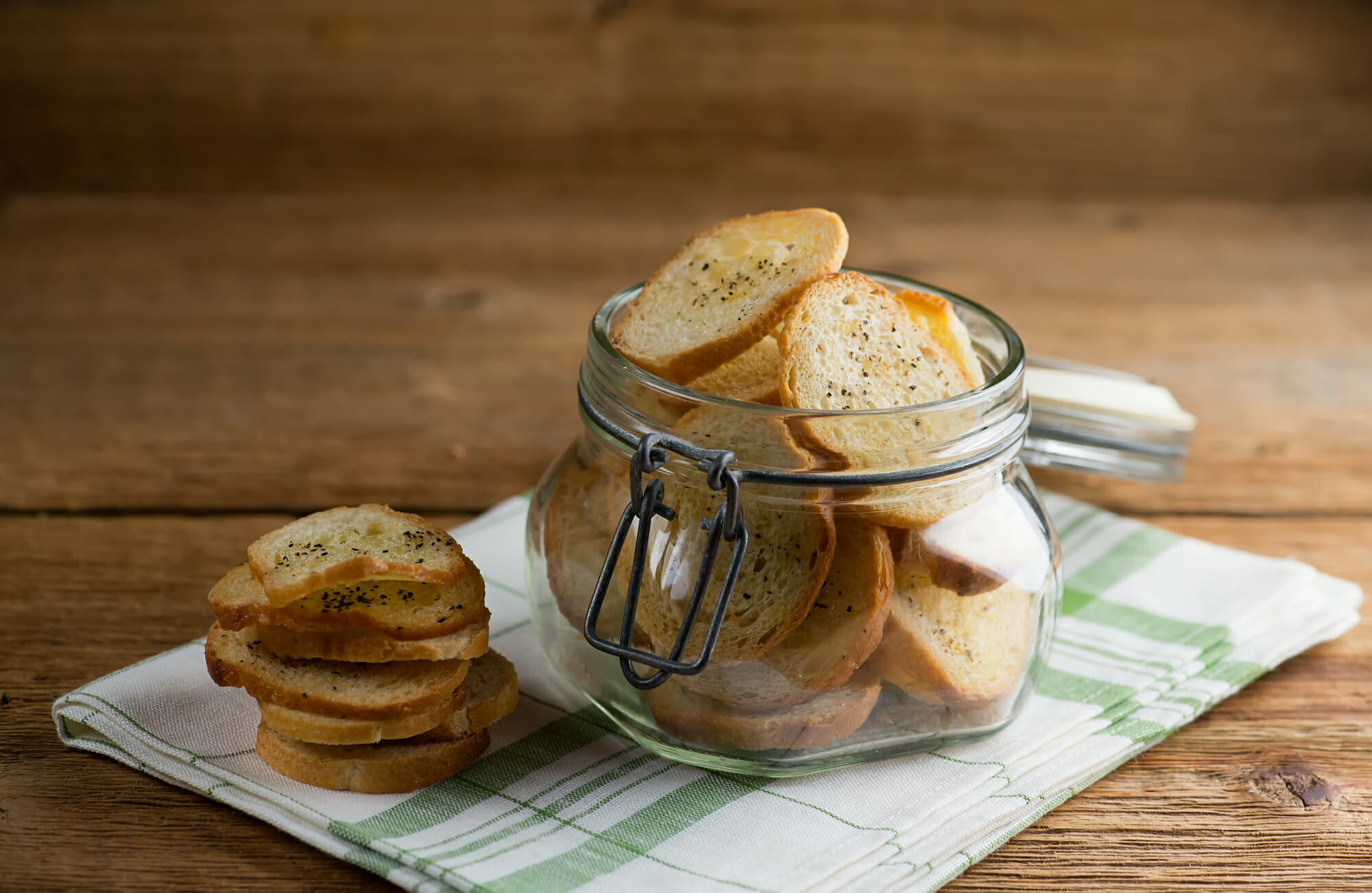 salt and pepper crackers