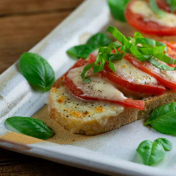 simple Vermont cheddar caprese sandwich
