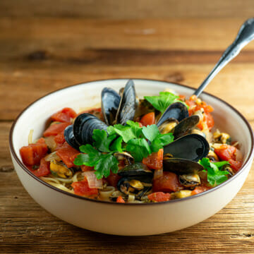 Weeknight Mussels Marinara Pasta