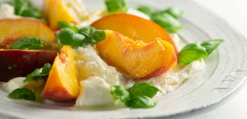 easy peach mozzarella salad