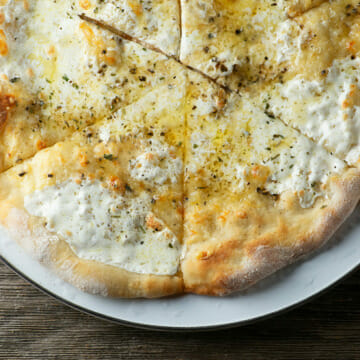 Honey Cheese Pizza on a plate.