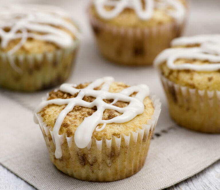 middle of the cinnamon roll muffins