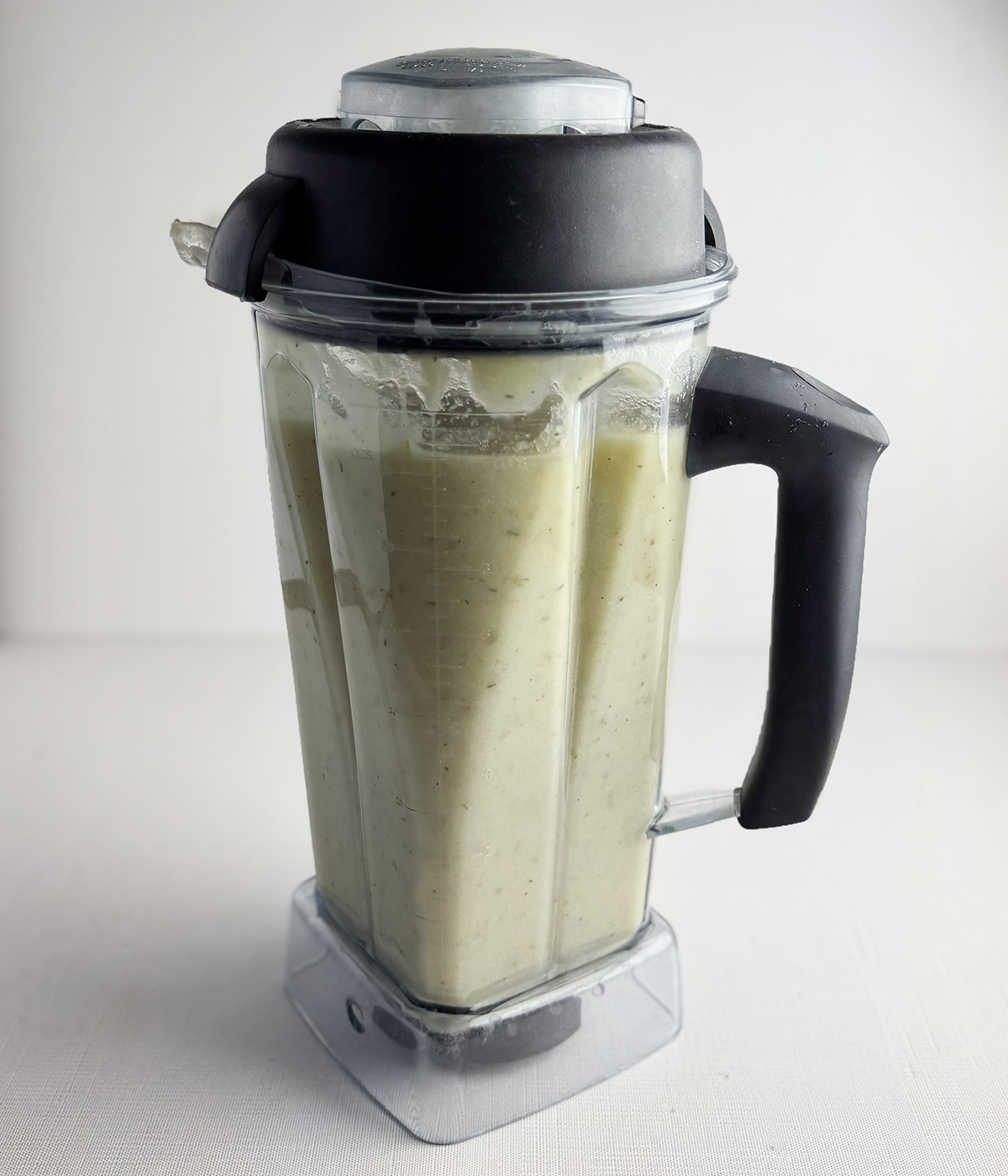 Chicken cauliflower soup in a blender.
