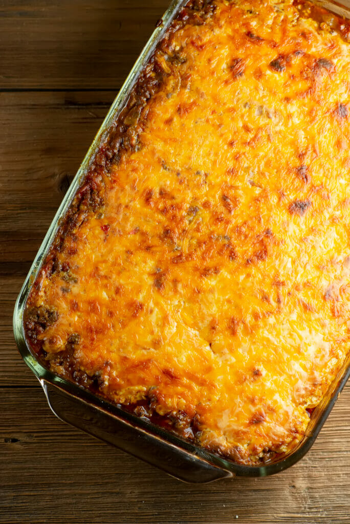 taco biscuit bake in the casserole dish