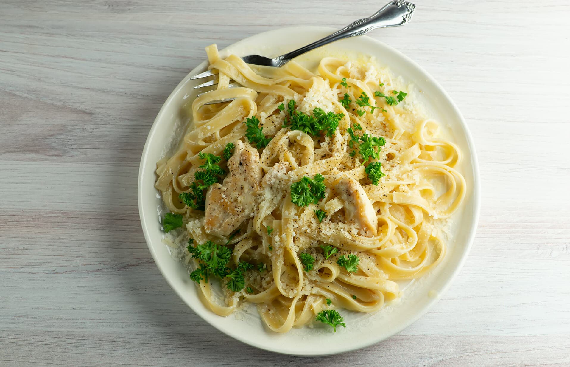 The Ultimate Easy Chicken Fettuccine Alfredo - Framed Cooks