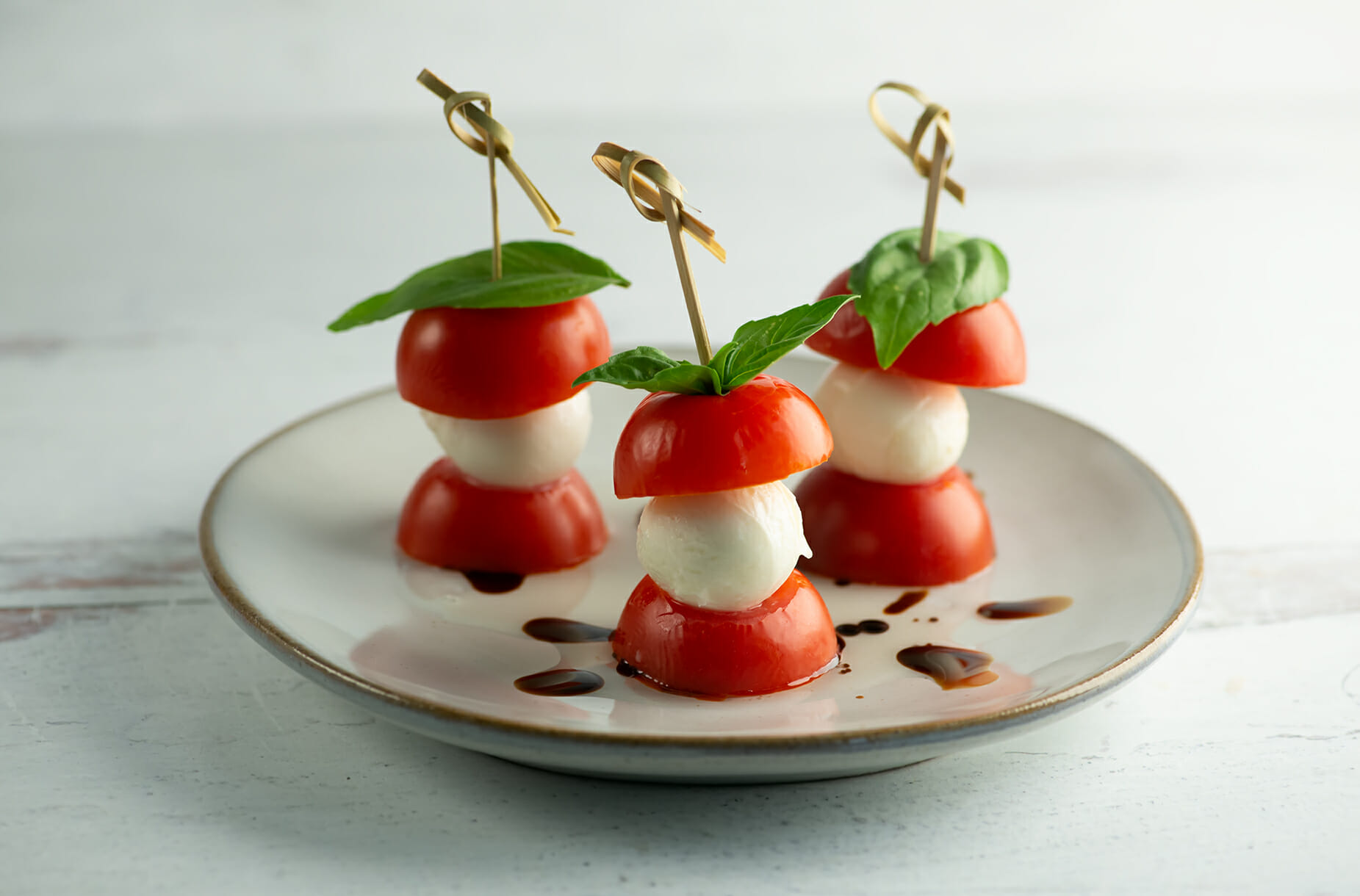 Caprese Salad Bites Appetizer Recipe-Homemade Food Junkie