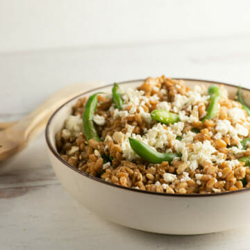 green bean farro salad in bowl