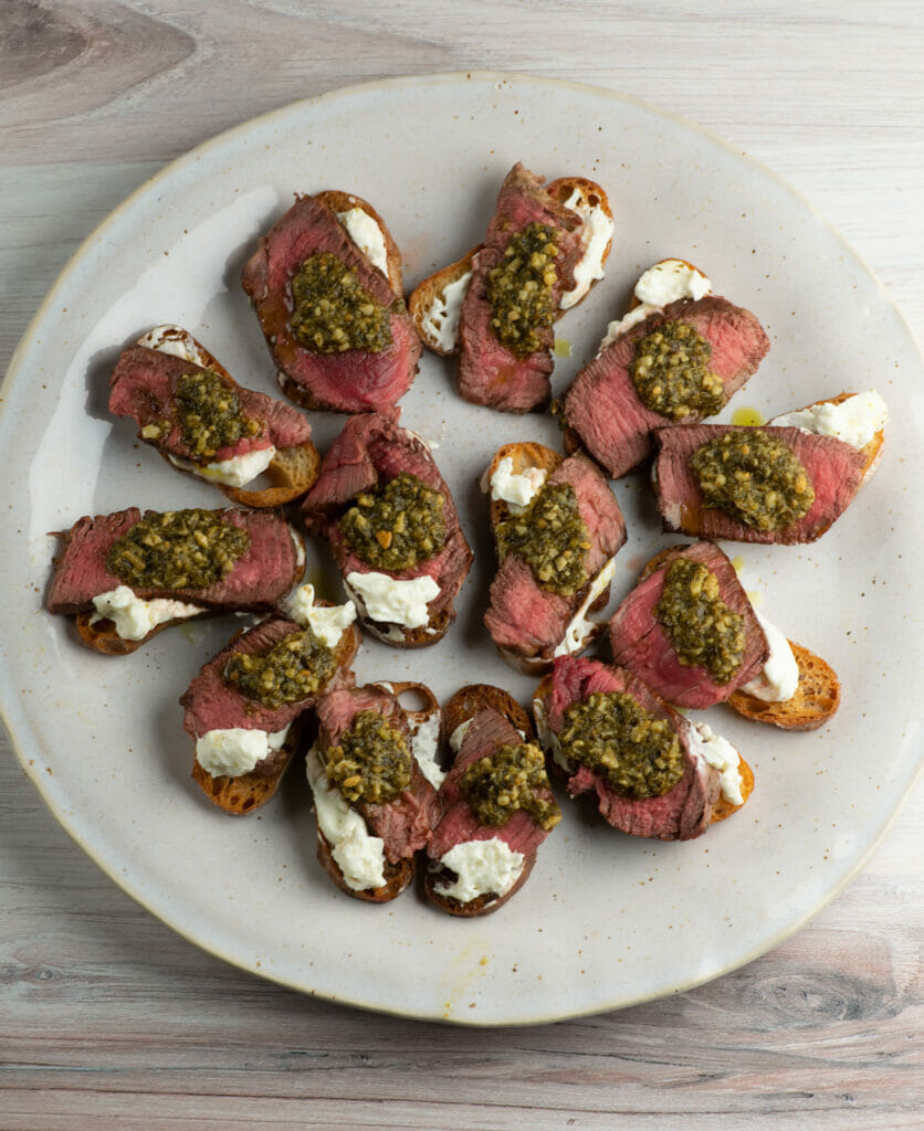 plate of filet mignon crostini