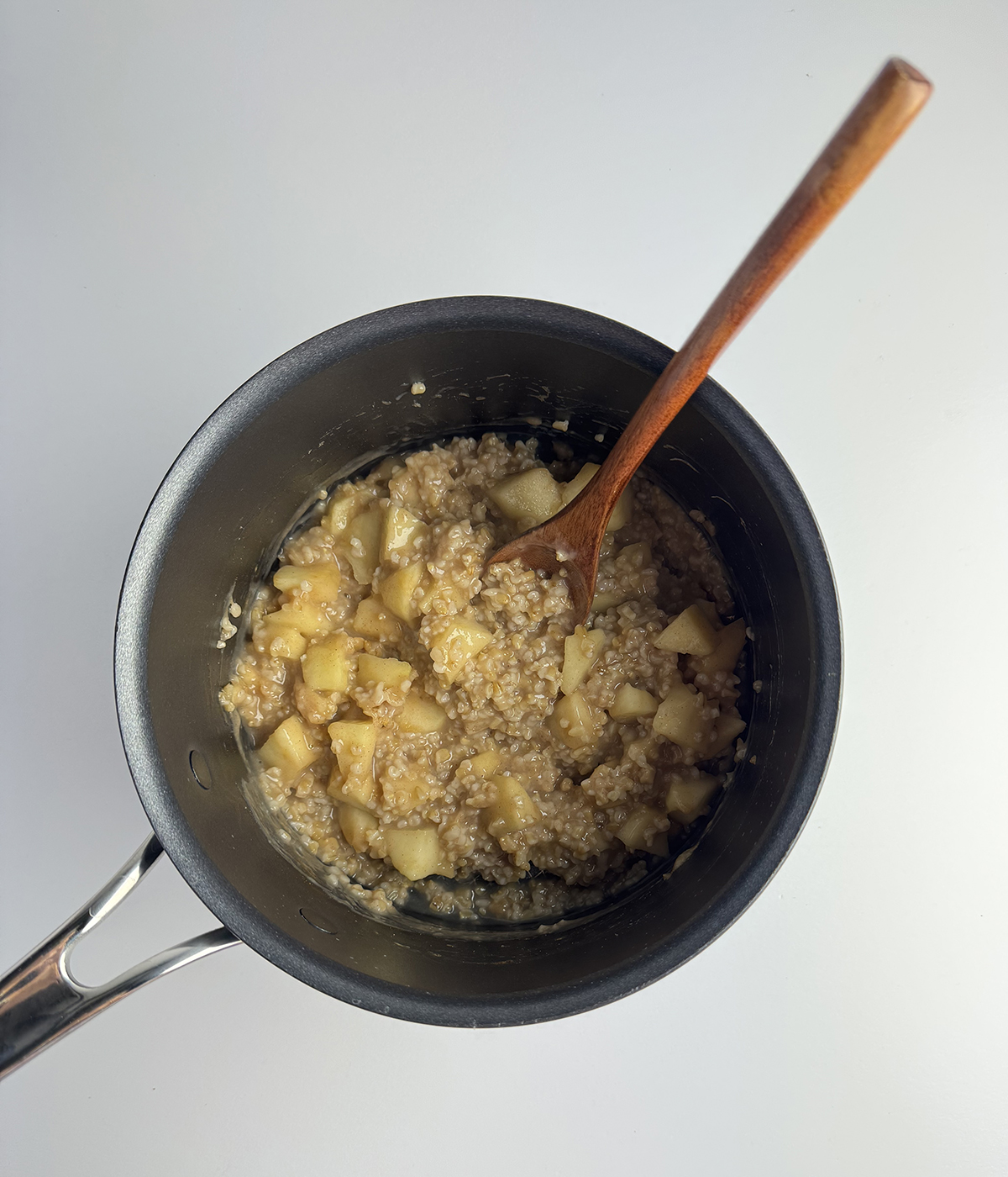 Apple Pie Oatmeal in a pot.