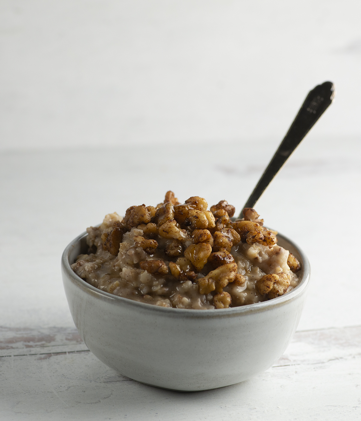 Baklava oatmeal in a bowl.