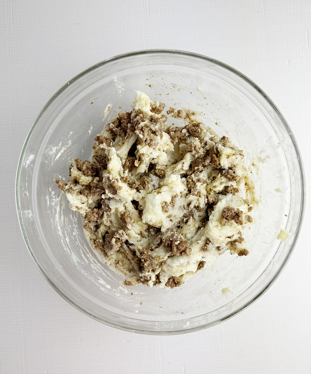 Taco stuffing mixture in a bowl.